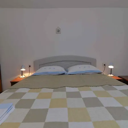 In 33349 Apartment *