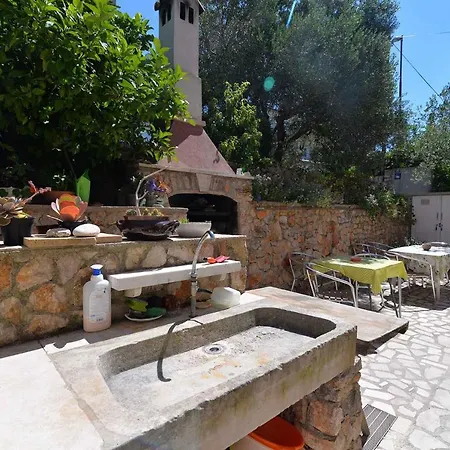 In 33349 * Mali Losinj