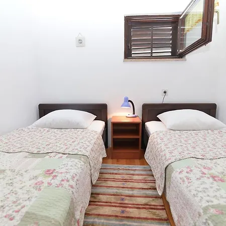 In 33349 Apartment *